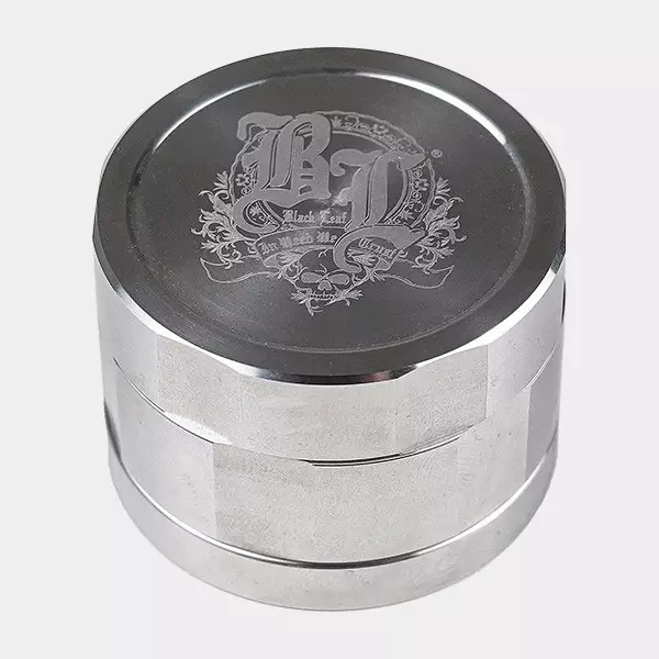 Grinder in Acciaio Inossidabile Deluxe Black Leaf Grinder in Acciaio Inossidabile Deluxe Black Leaf