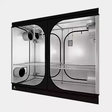 Dark Room Wide II armadio di Secret Jardin.