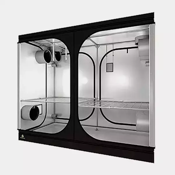 Dark Room Wide II armadio di Secret Jardin.