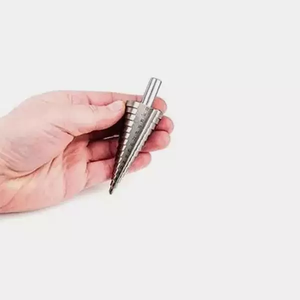 Punta conica graduata per trapano fori vasi