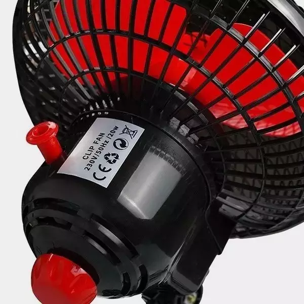 Ventilatore con pinza oscillante detagglio