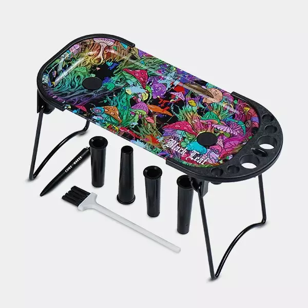 Vassoio per rollare con coni, spazzola e supporti Magic Mushrooms Vassoio per rollare con coni, spazzola e supporti Magic Mushrooms