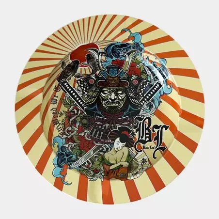 Posacenere in metallo con ronin e geisha, motivo marijuana