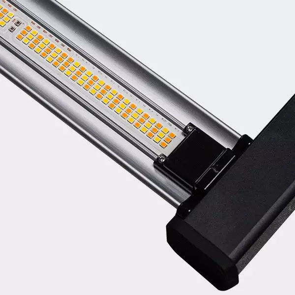 LED Galaxy 1800E 630W Solux per indoor.