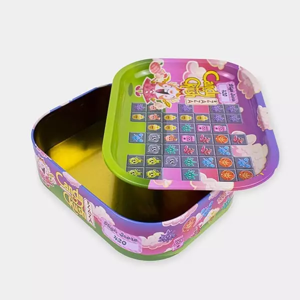 Scatola in metallo con vassoio per rollare "Candy Ckush" aberta