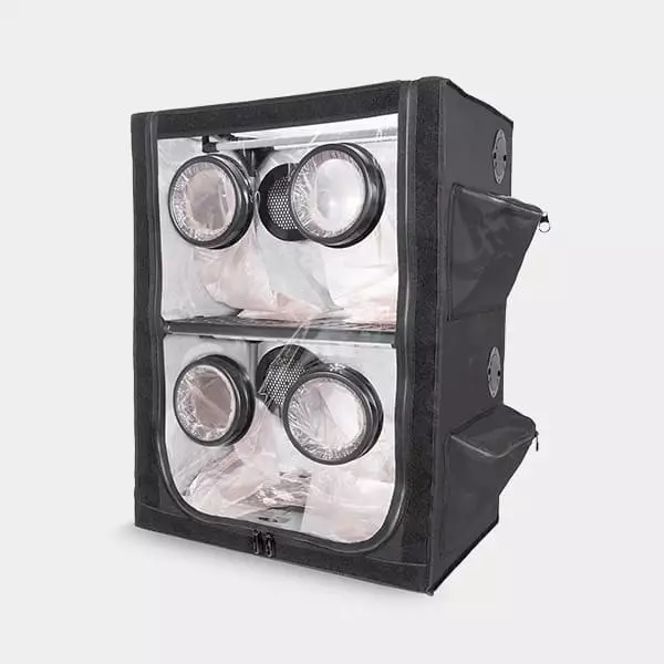 Armadio di coltivazione di funghi aperto